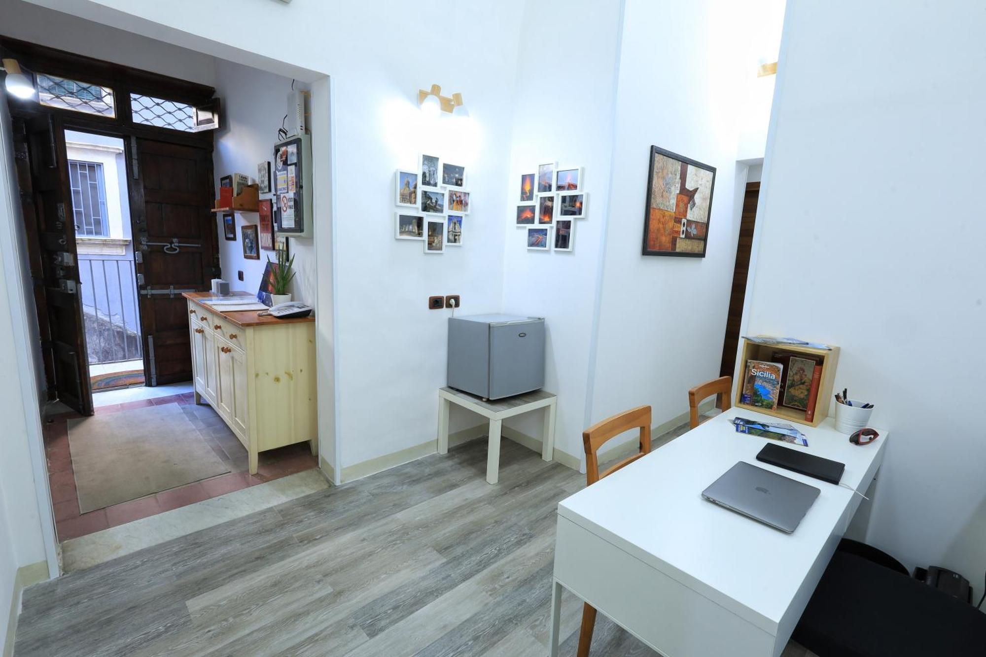 Cataneasy Rooms Екстериор снимка