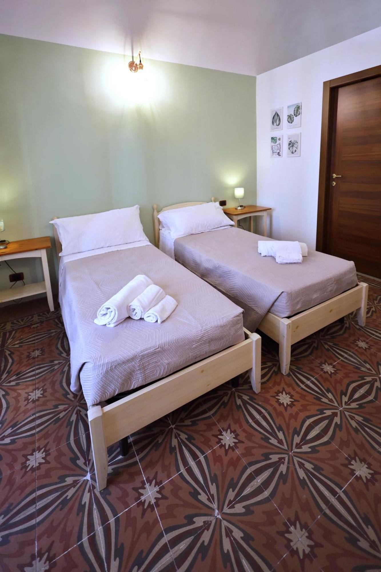 Cataneasy Rooms Екстериор снимка